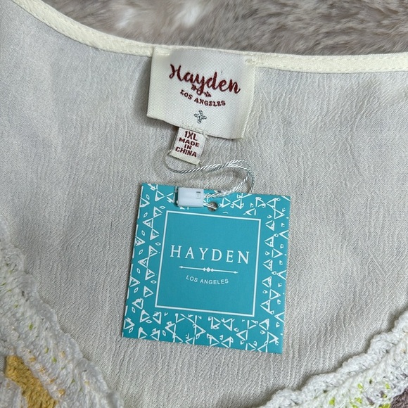 Hayden of Los Angeles | Crochet Quilted V Neck Puff Sleeve Top - Picture 11 of 11